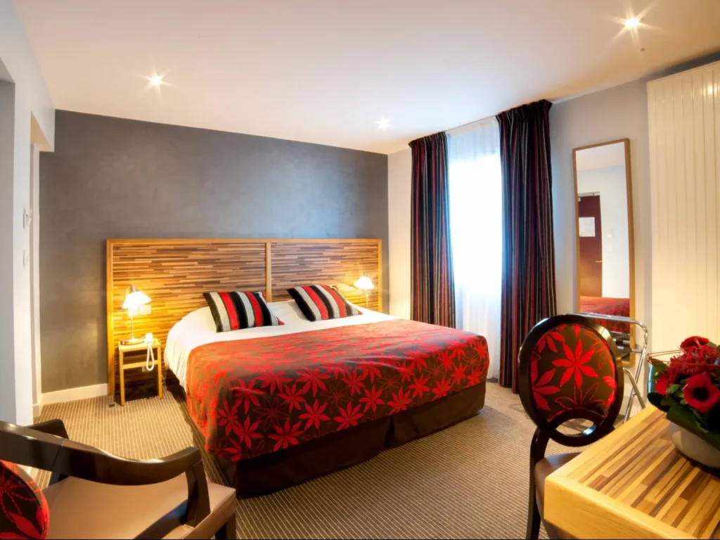 Chambre double de l'hôtel Le Christina à Bourges